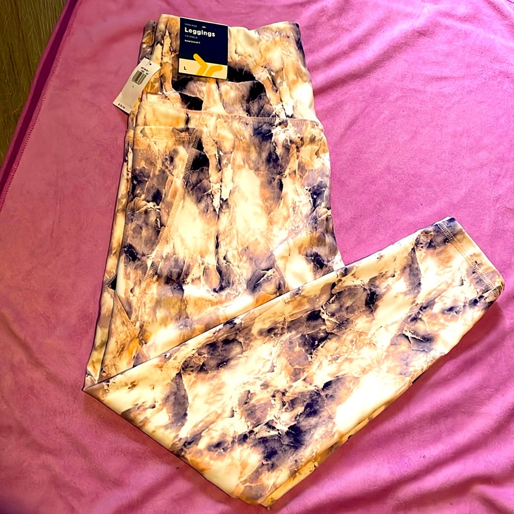 NEW💜 Old Navy High Rise Powersoft 7/8 Leggings. Size Large.